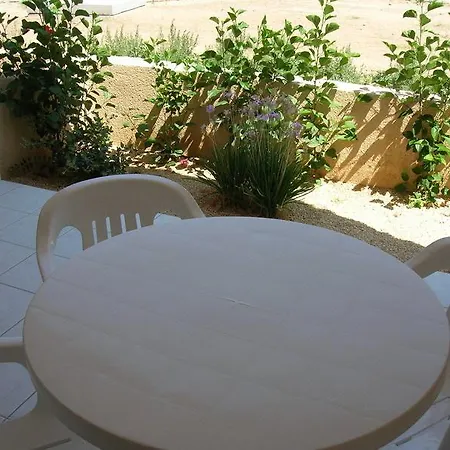 Apartment Gardens Polis